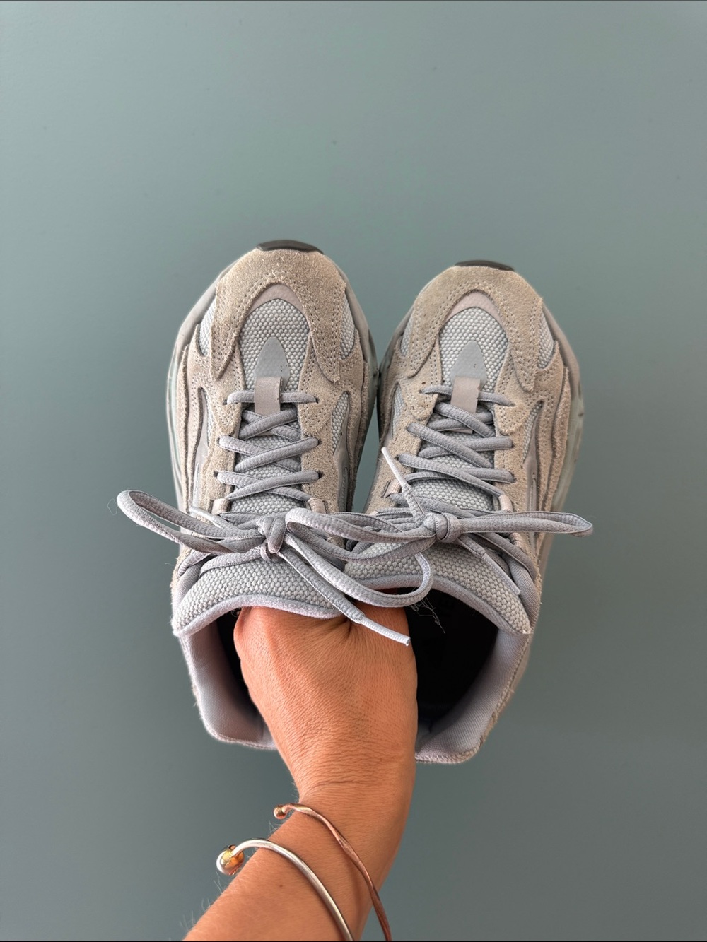 Adidas Original Yeezy BOOST 700 V2 Hospital Blue/Sage Size 4.5 - Picture 3 of 11